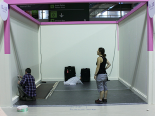 set_up_stall_milan_01
